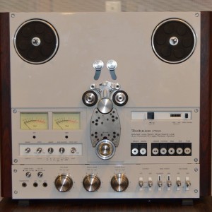 Катушечный магнитофон TECHNICS RS-1700 Silver